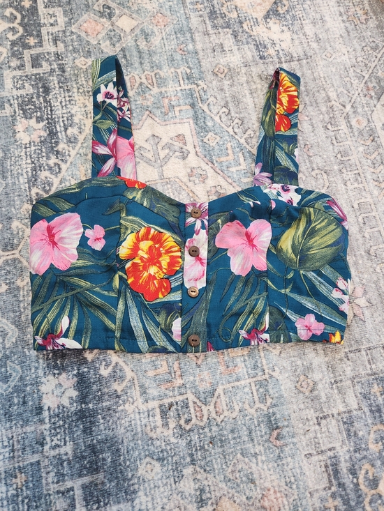 Forever 21 Tops - Forever 21 Teal Floral Button-Front Crop Top